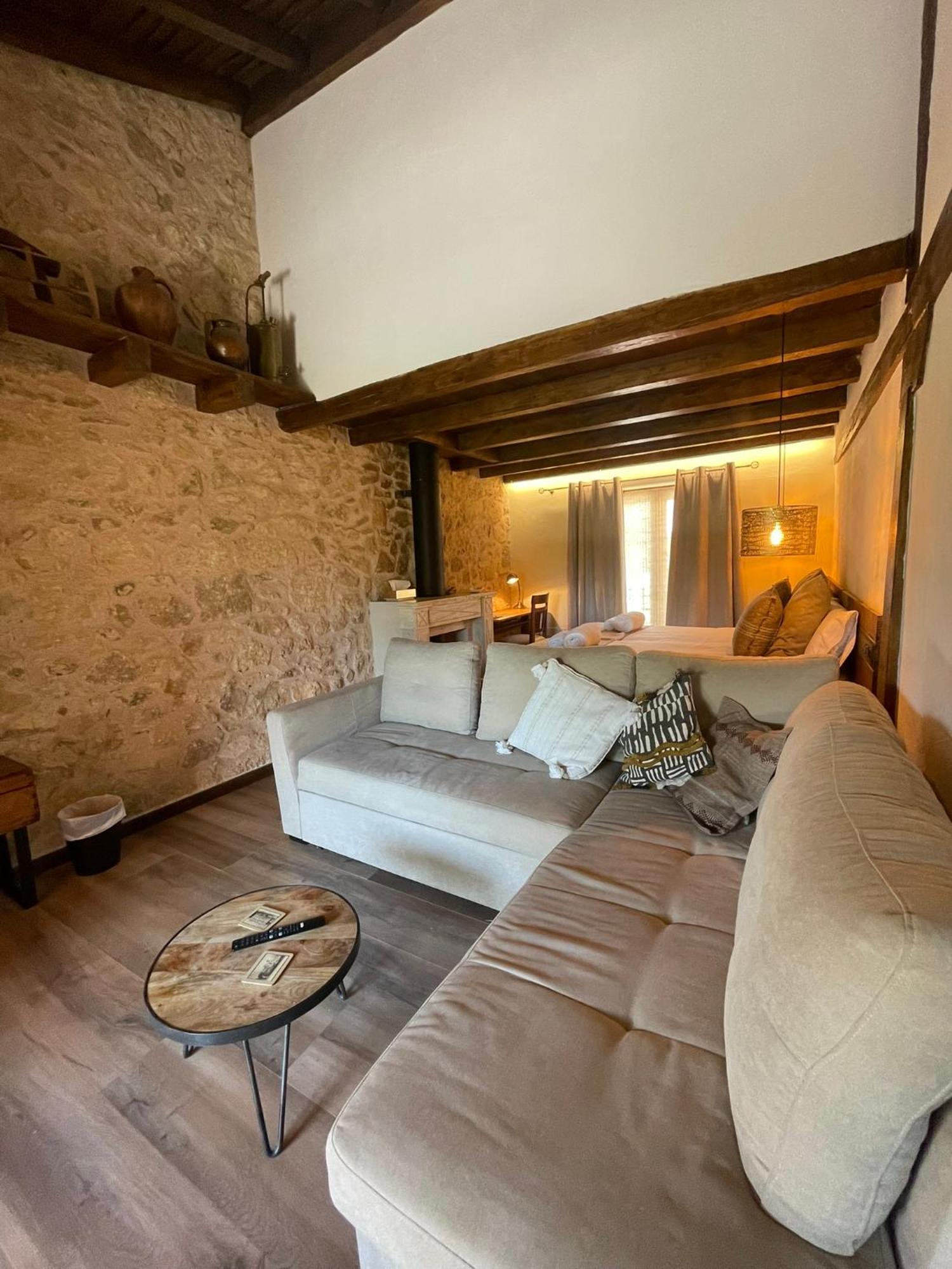 La Casa Del Cantero Pinilla del Valle Buitenkant foto